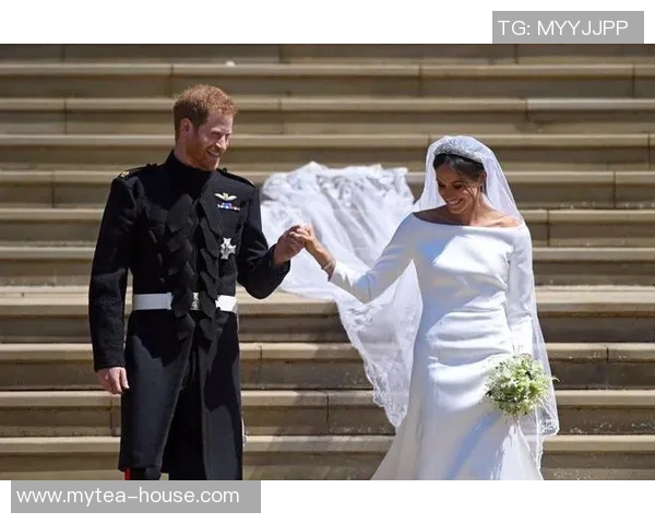 南美足球明星同框合影展现激情与荣耀的瞬间